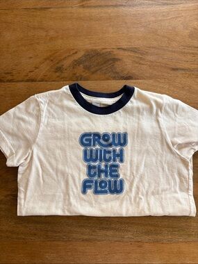 The Bee & The Fox- Kids cream T-Shirt with Blue Collar
